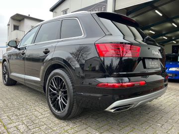 Audi Q7 - 7