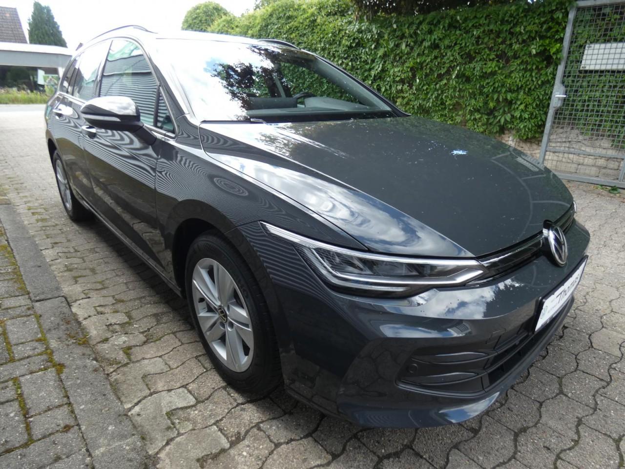 Volkswagen Golf VIII Variant 2.0 TDI Life LED AHK PDC ACC A