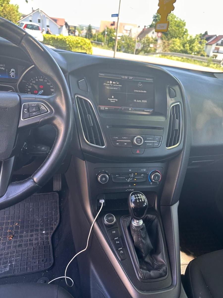 Ford Focus 2015 — photo 11