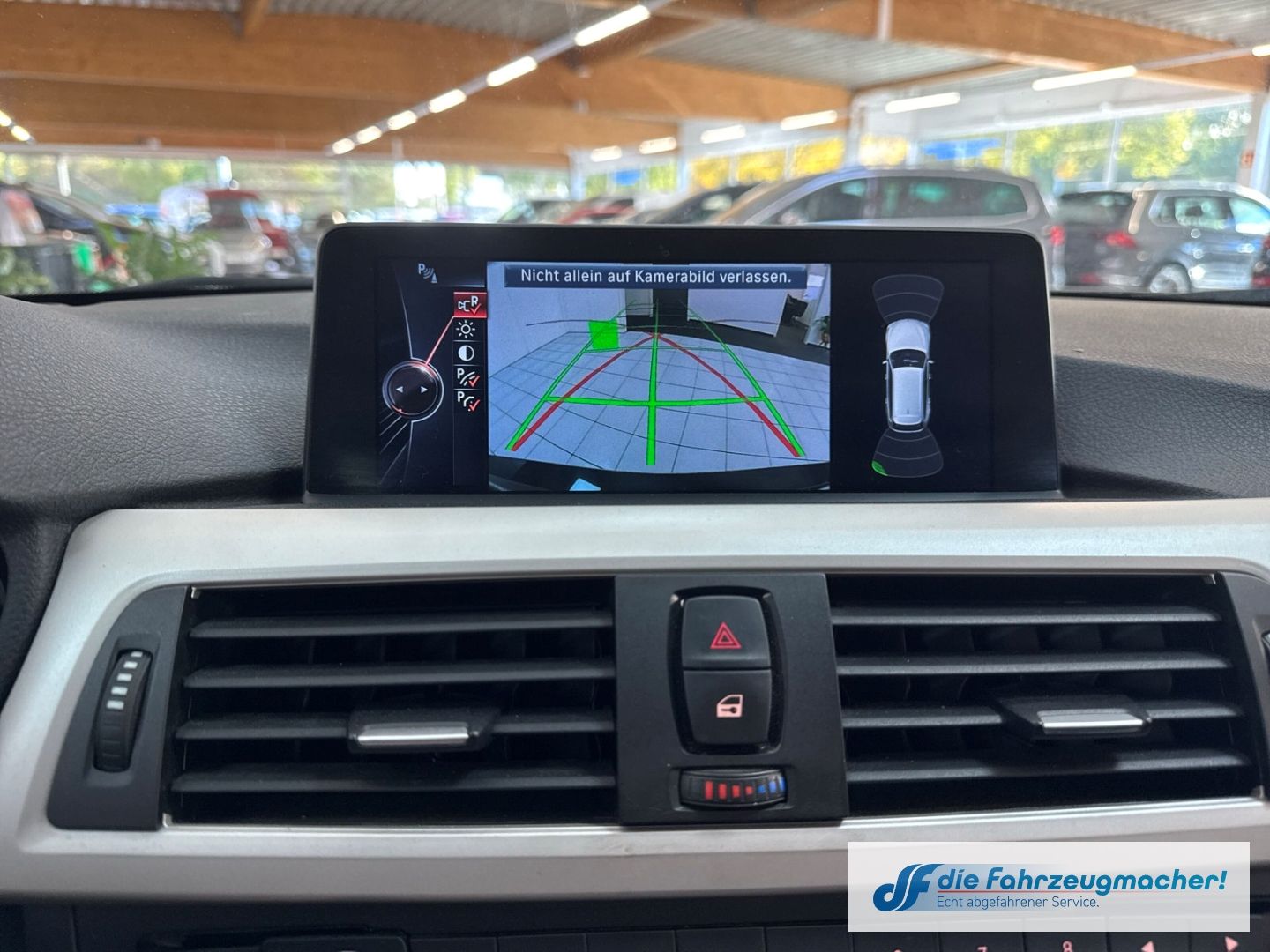 Fahrzeugabbildung BMW 320 dA Touring Navi Soundsy. El. Heckk. *EXPORT