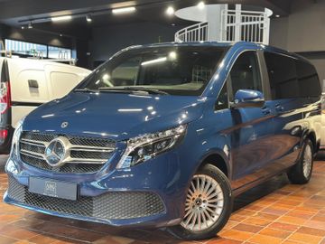 Mercedes V 220 - 1