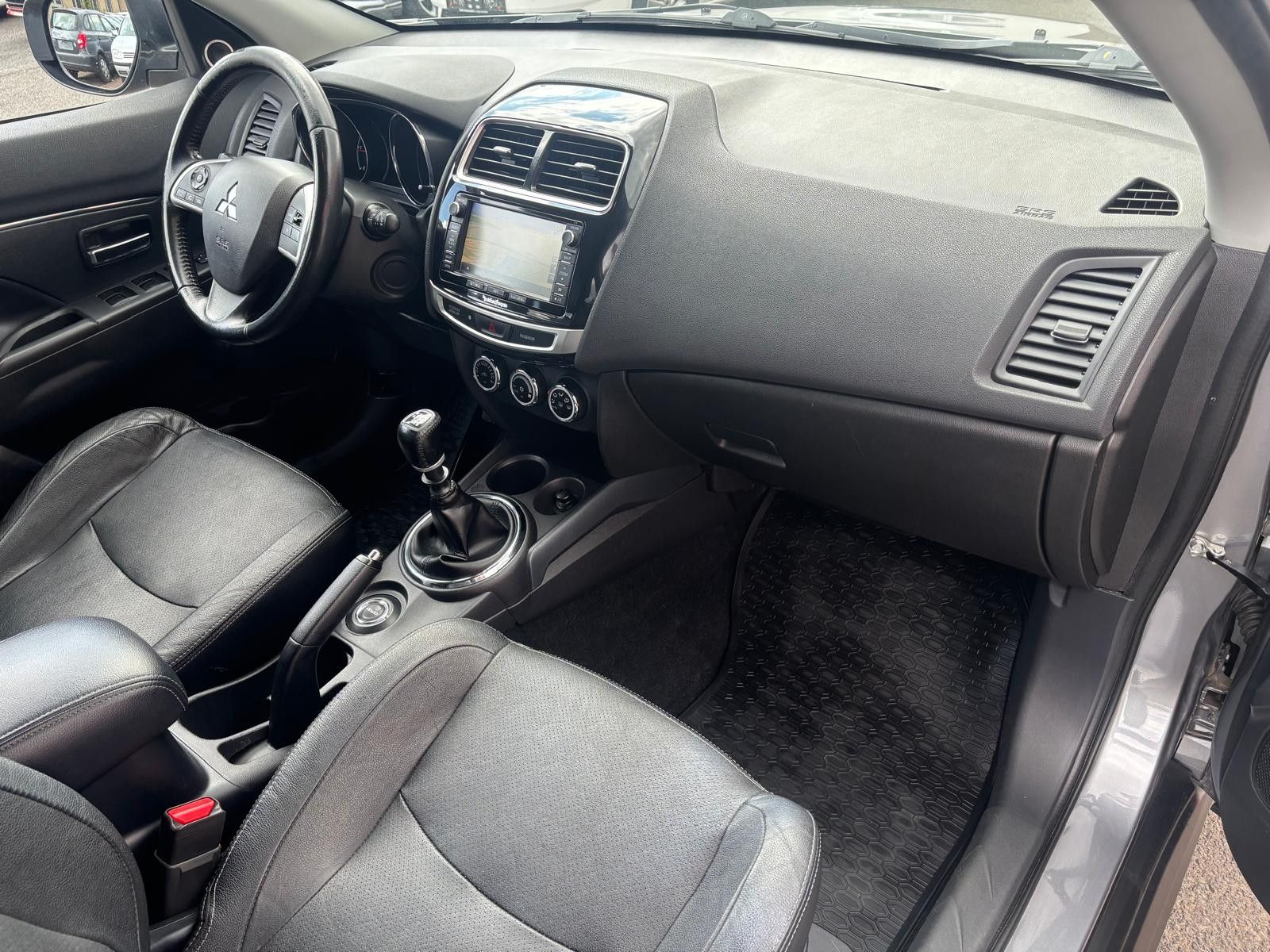 Fahrzeugabbildung Mitsubishi ASX Top 4WD-XENON-AHK-PANO-SHZ-KAMERA-TEMP-KLIMA