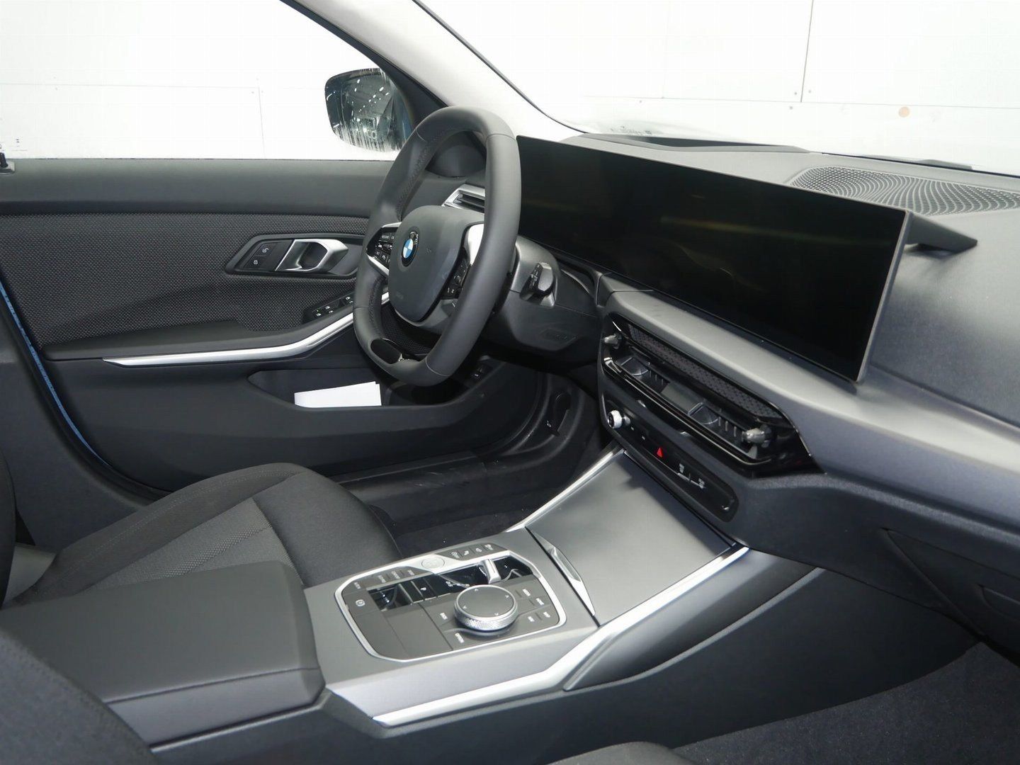 Fahrzeugabbildung BMW 318i |Driving Assistant |Komfortzugang |Sitzheiz