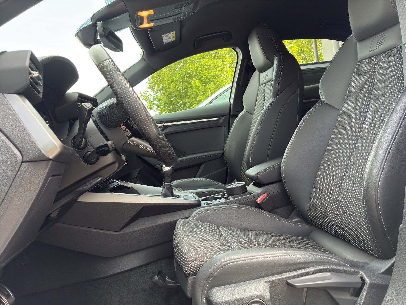 Fahrzeugabbildung Audi A3 Lim. 35 TFSI FAHRSCHUFAHRZEUG, Doppelpedaleri
