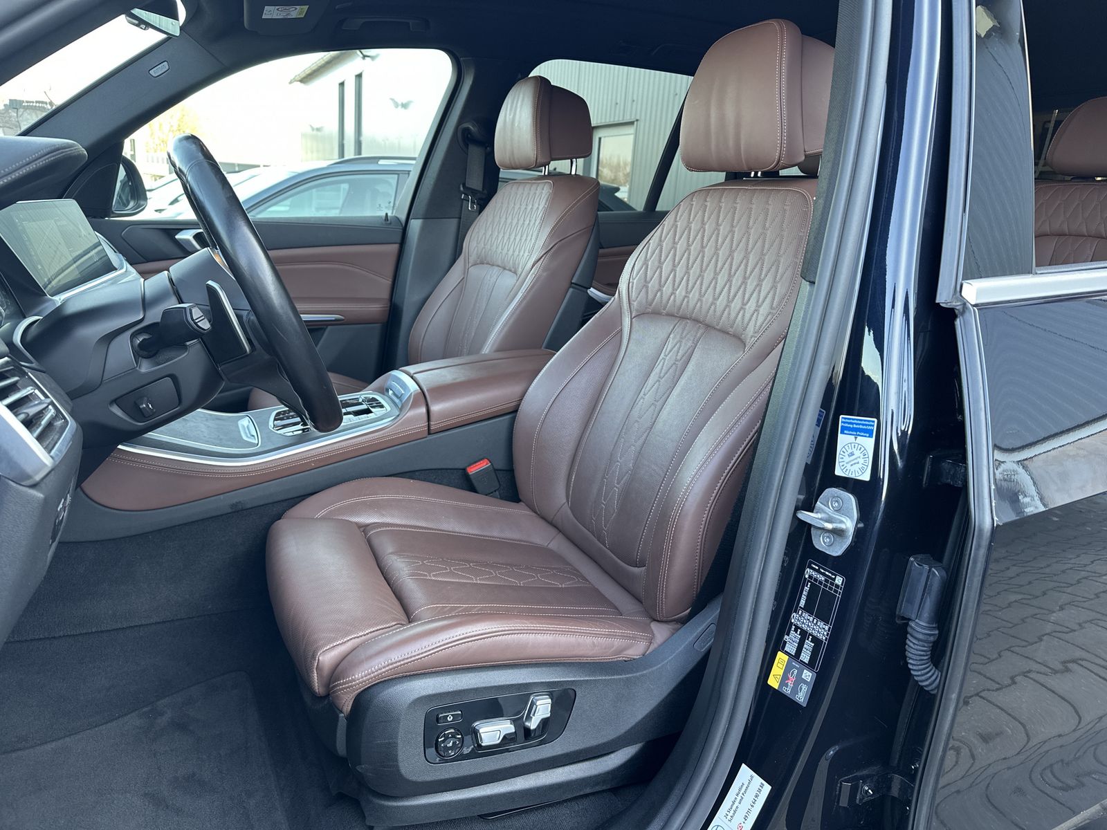 Fahrzeugabbildung BMW X5 xDrive45e M-Sport NAV+LED+PANO+360°+ACC+21ZO