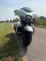 Harley-Davidson FLHXSE Street Glite Spezial 107 - HARLEY-DAVIDSON WEIß