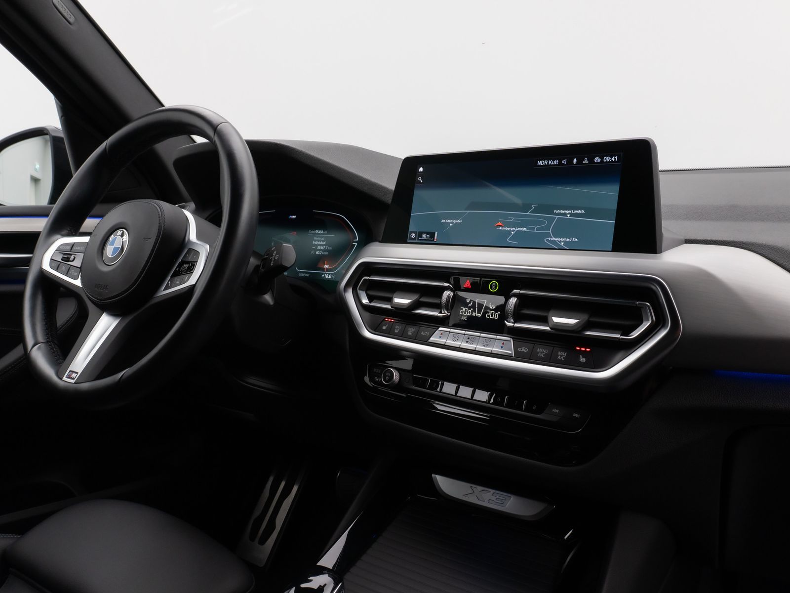 Fahrzeugabbildung BMW X3 xD30i M Sport Kamera DAB HiFi AdaptLED 19Zoll