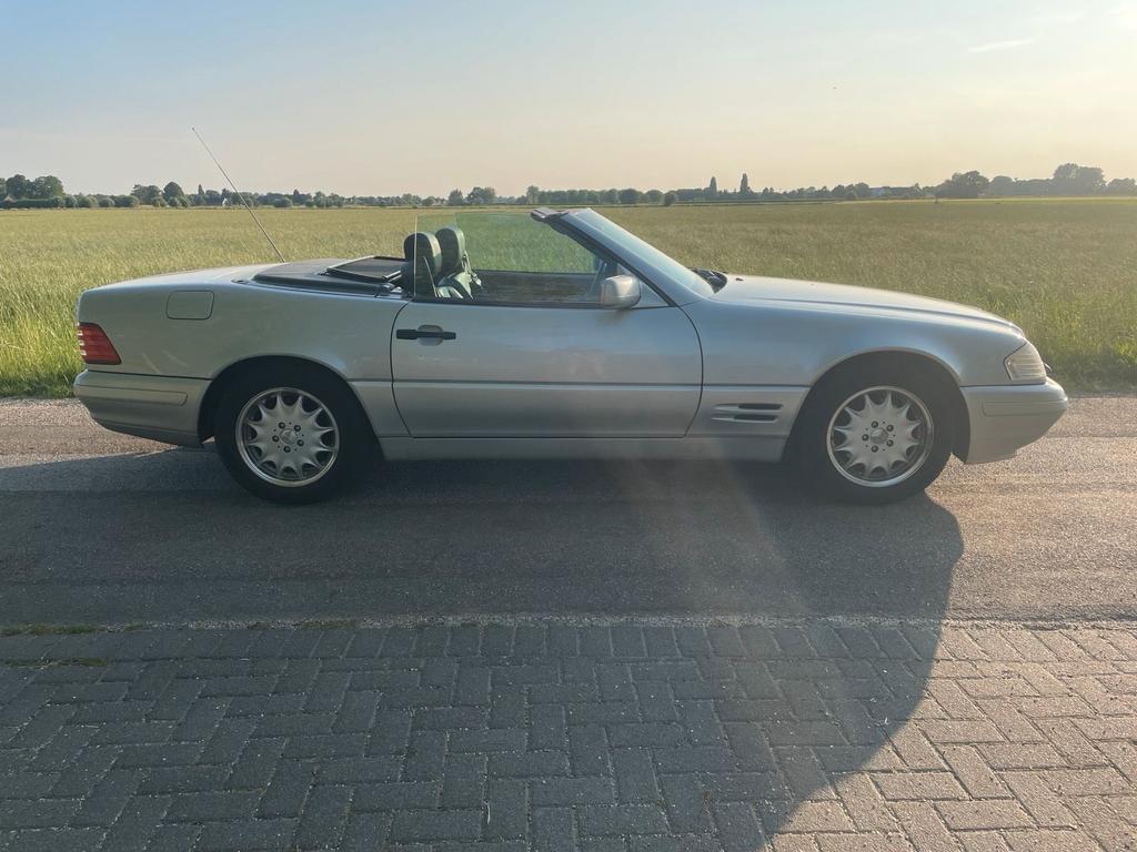 Mercedes-Benz SL 320