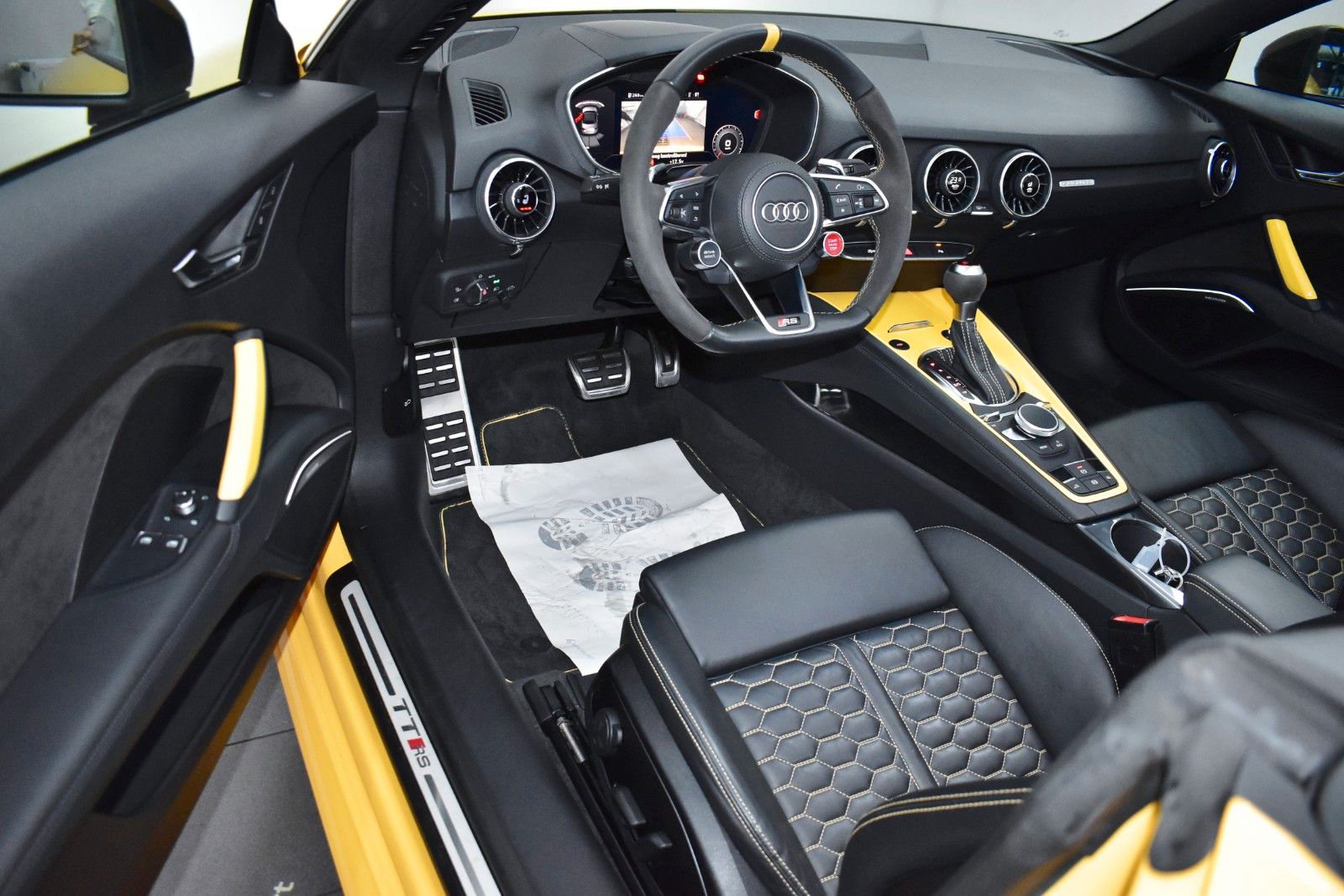 Fahrzeugabbildung Audi TT RS Roadster quattro,Exclusive,B&O,Matrix,+WR