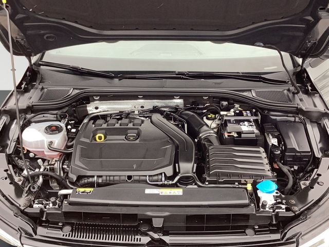 Golf VIII 1.5eTSI DSG R-Line