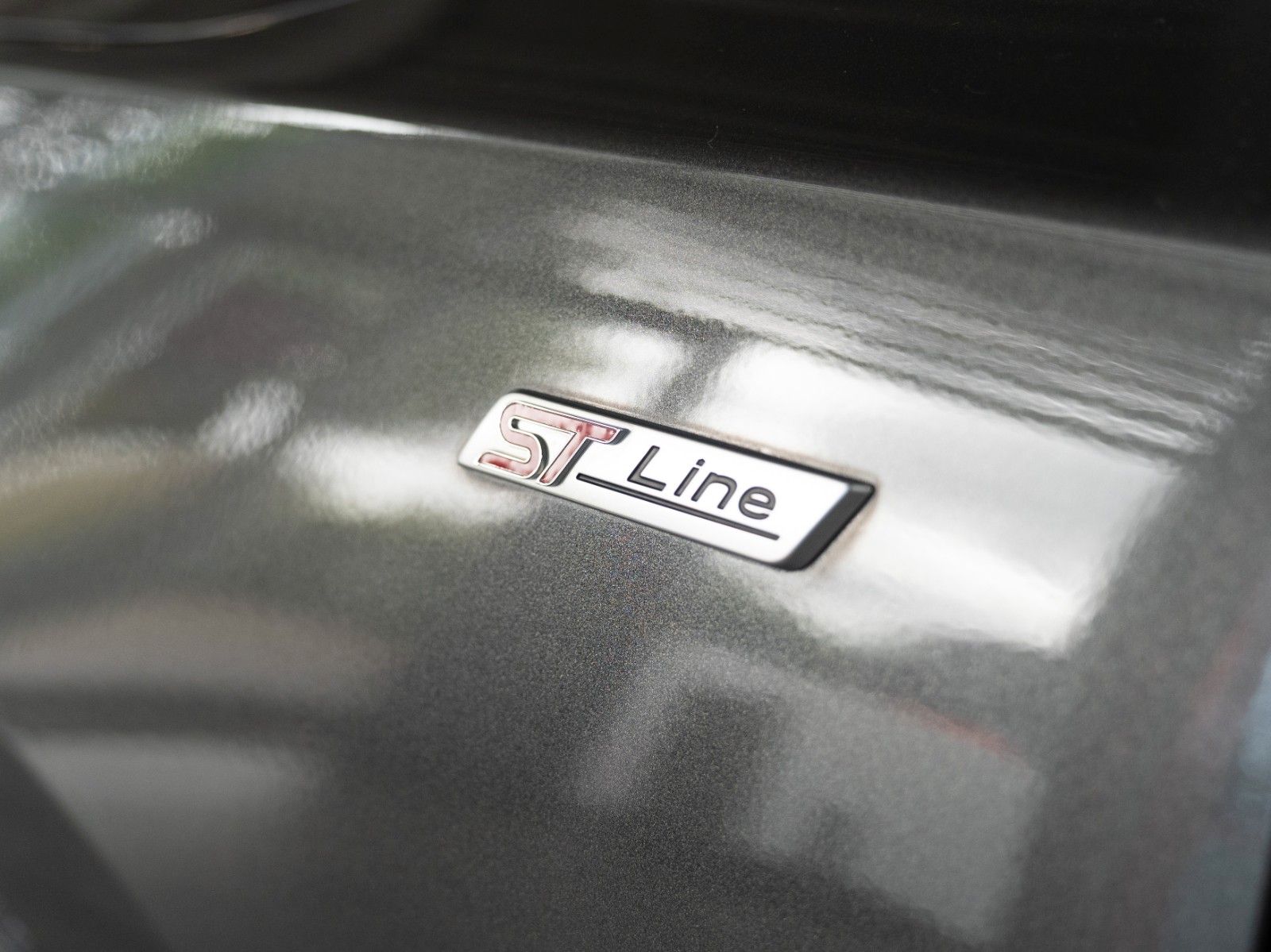 Fahrzeugabbildung Ford Focus Lim. ST-Line X AUTOM./PANO/SITZHZG./KAMERA
