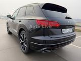 Volkswagen Touareg 3.0 TDI*R LINE*BlackS*PAN*MATRI*LUFT*VOL - Volkswagen Touareg: Luftfederung