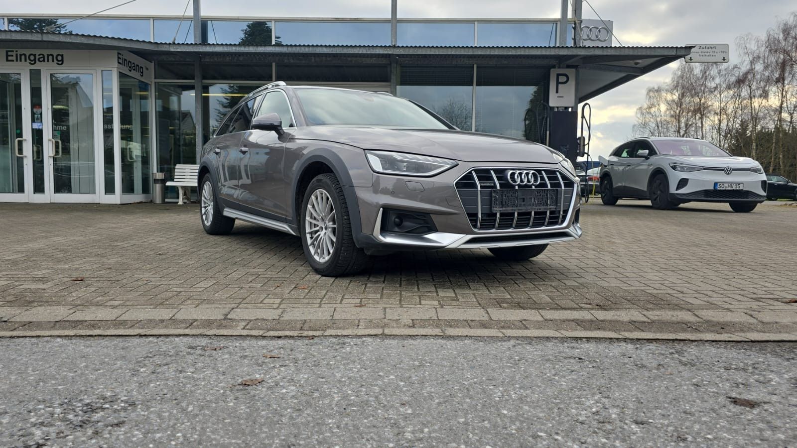 AUDI A4 Allroad quat 45 TDI ACC AHK LED Lane Side Pan