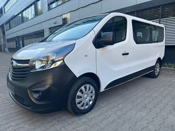 Opel Vivaro - 1