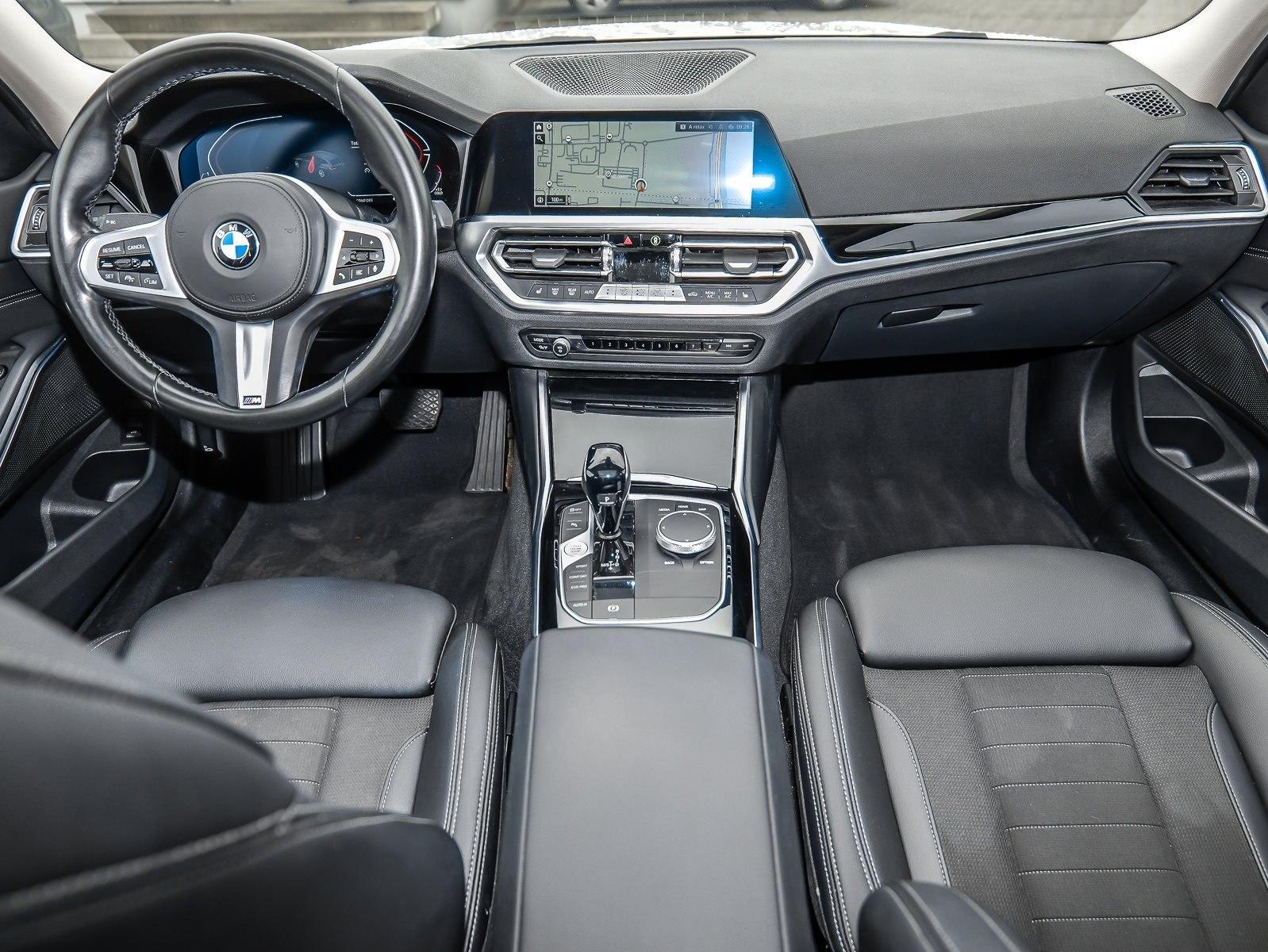 BMW 318d Sport Line PANO ACC AHK NAVI LED PDC V+H DA