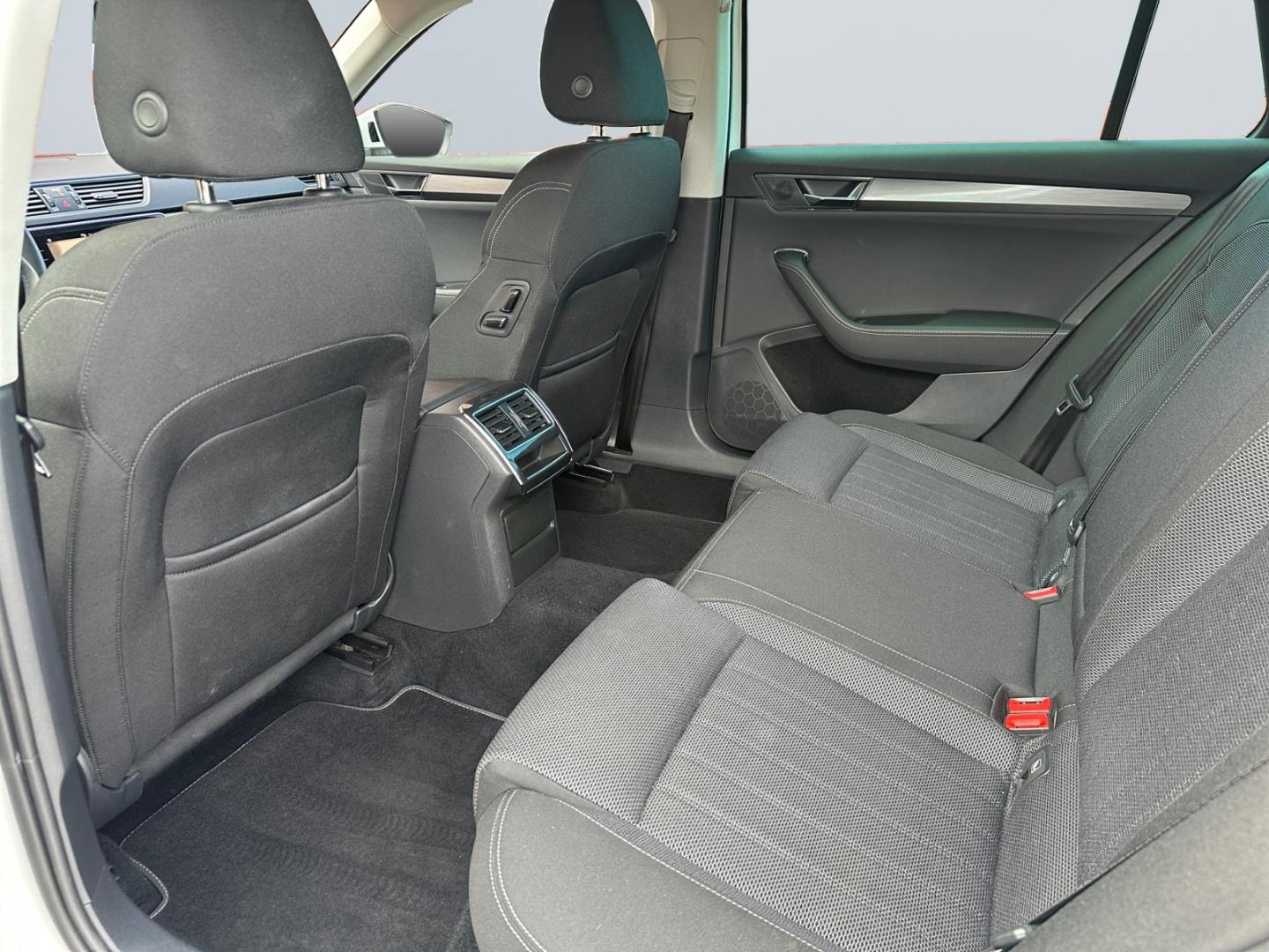 Skoda Superb Combi 1.5 TSI Style *LED*Virtual*ACC*AHK*, миниатюра 14