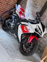 Yamaha yzf-r1 - YAMAHA 2009 R1