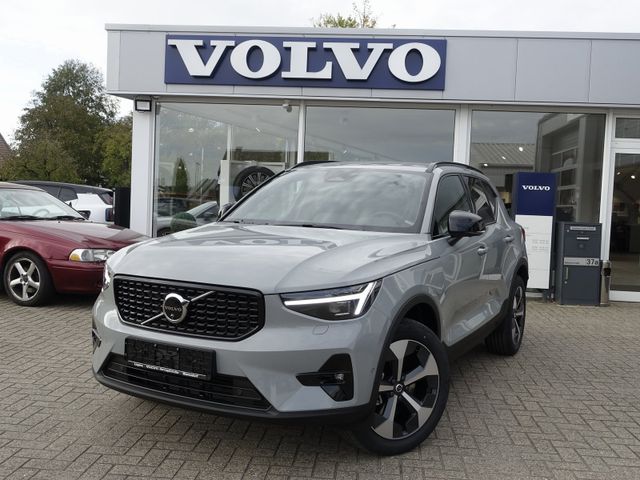 Volvo XC40 B4 Mild-Hybrid Benzin Plus Dark/AHK/360°