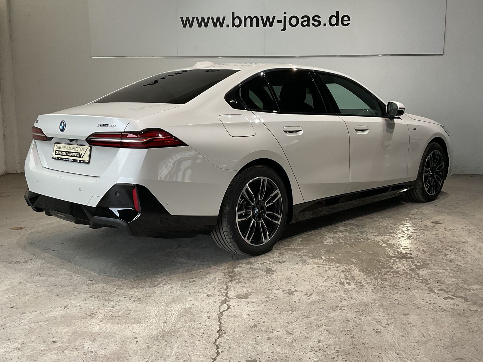 Fahrzeugabbildung BMW i5 xDrive40 M Sportpaket, Aktive Sitzbelüftung v