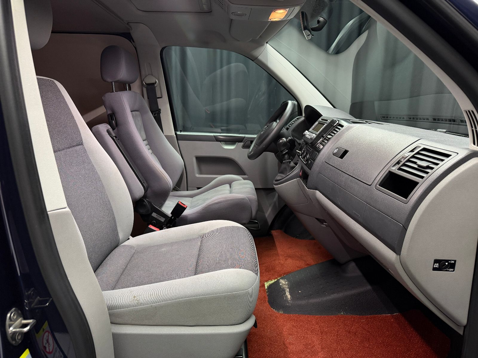 Fahrzeugabbildung Volkswagen T5 Transporter Kasten |KLIMA|1.HAND|RECARO|UMBAU
