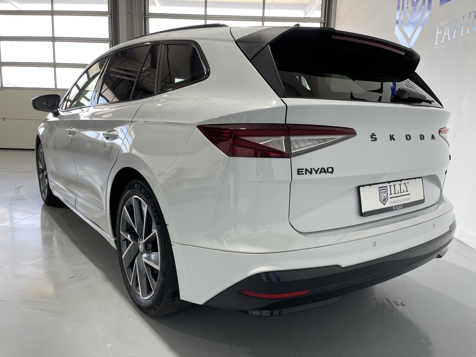 Fahrzeugabbildung SKODA Enyaq Sportline*AHK*Matrix*Alcantara**HUD*WP*