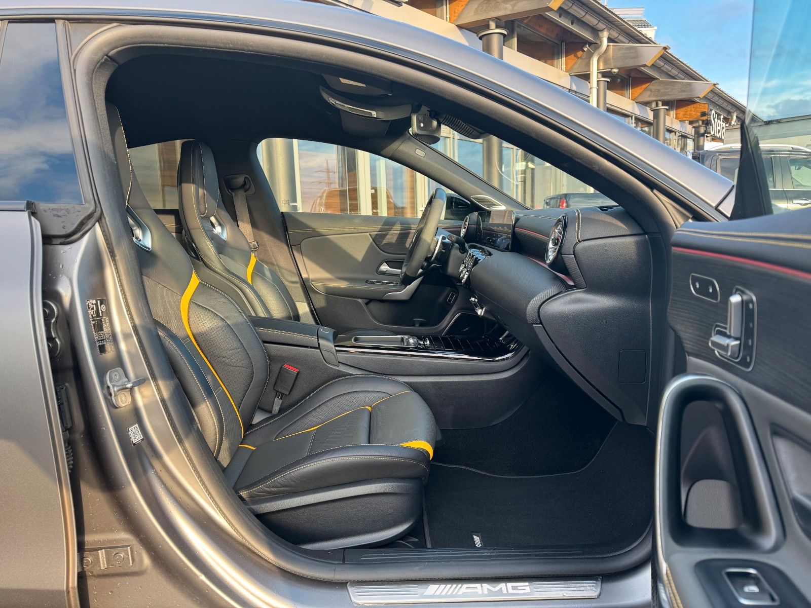 Fahrzeugabbildung Mercedes-Benz CLA 45 AMG S 4M Aero+Burm+PerfSitz+MultiB+Memory