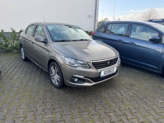 Peugeot 308 Typ 301 Top Ausstattung