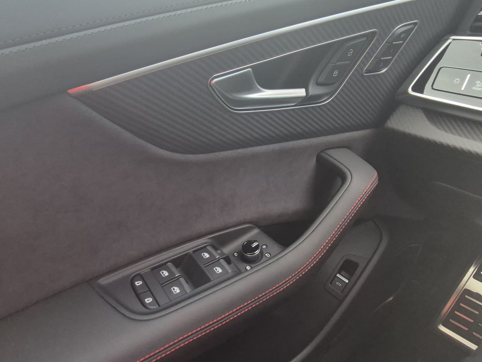 Audi RSQ8 - Bild 12