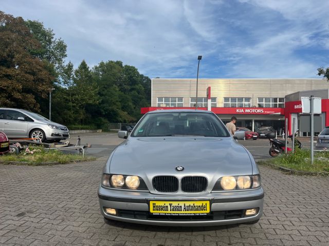 BMW 520i