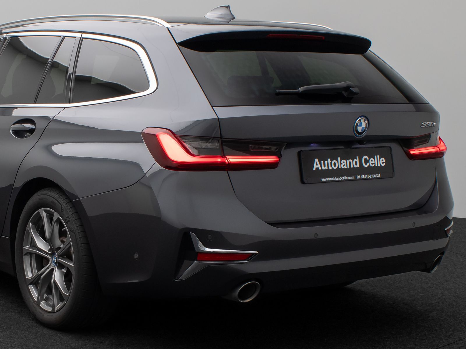 Fahrzeugabbildung BMW 330e Luxury Line 360°Laser HUD DAB HiFi Sport