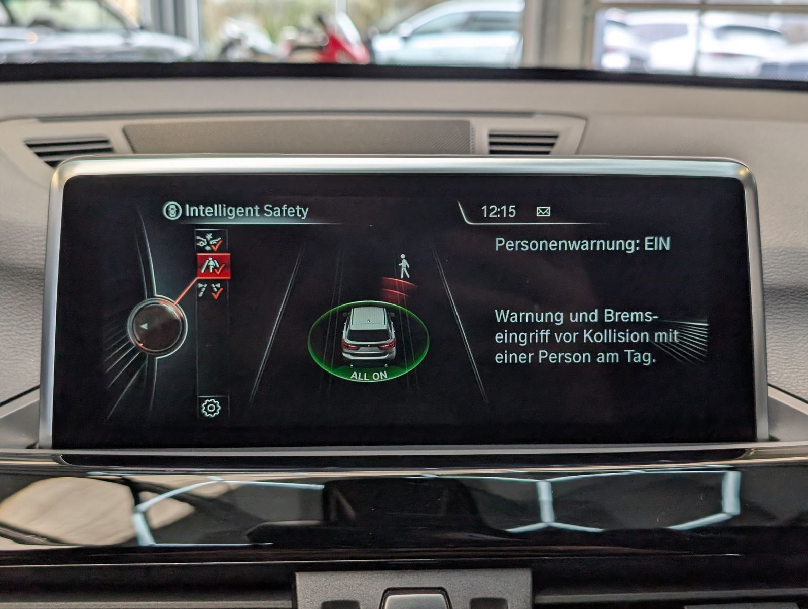 Fahrzeugabbildung BMW X1 20d xD M-Sport LED H&K Cam HUD Pano AHK 19"