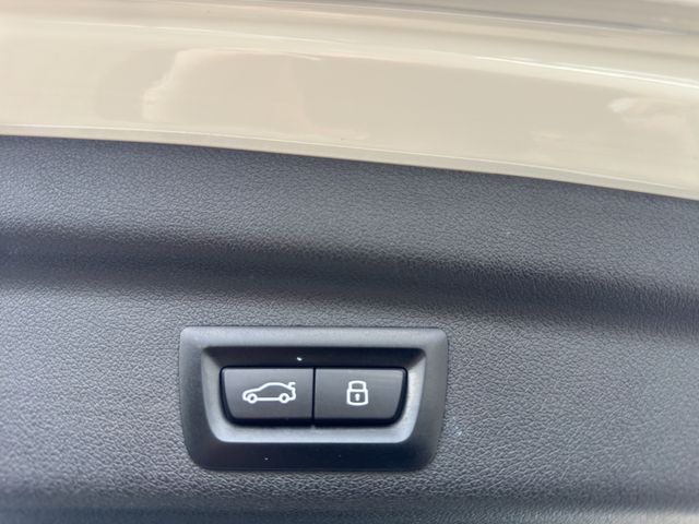 Fahrzeugabbildung BMW 218i Active Tourer M Sport+LED+Kamera+AHK+HiFi