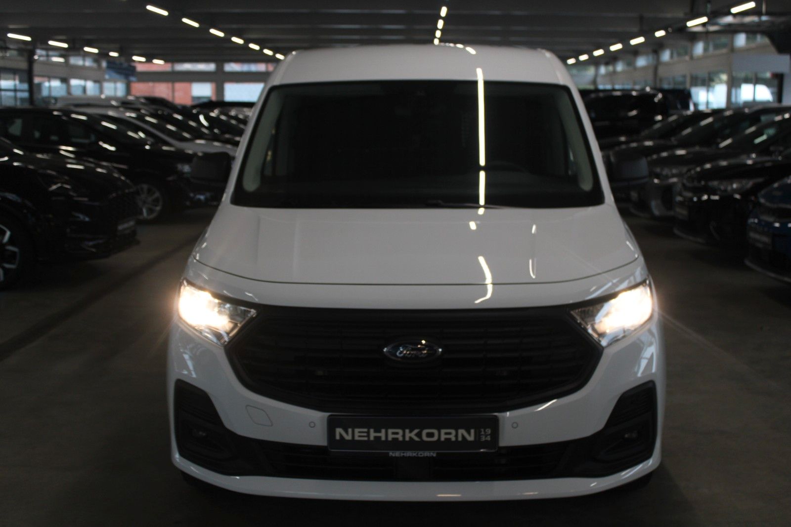 Fahrzeugabbildung Ford Transit Connect TREND L2 AHK NAVI IACC uvm.