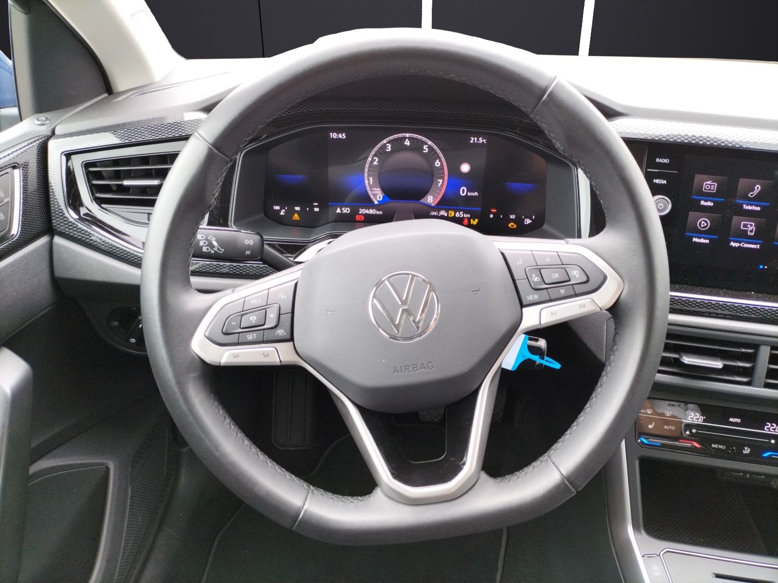 Fahrzeugabbildung Volkswagen Polo TSI Life LED Navi AID ACC PDC SH