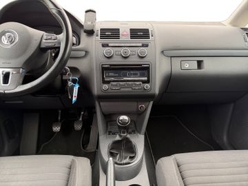 Volkswagen Touran - 12