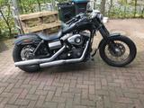 Harley-Davidson Street Bob - HARLEY-DAVIDSON 2010 STREET BOB