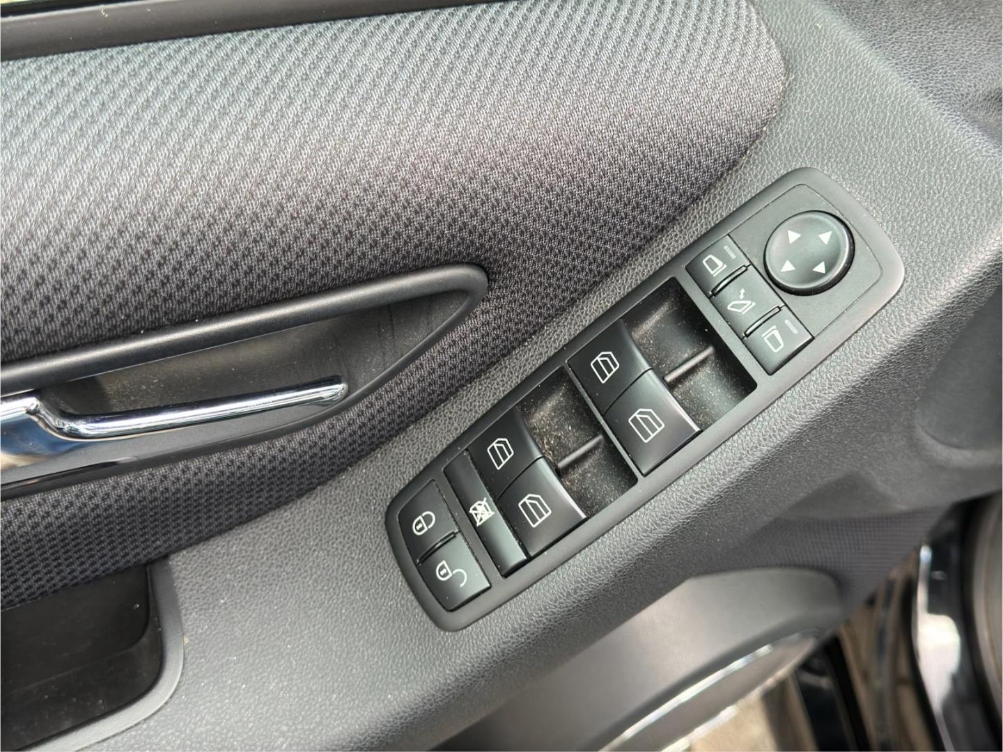 Mercedes-Benz B 180 8G KLIMA AUTOMATIK PANO TEMPO SHZ TÜV NEU