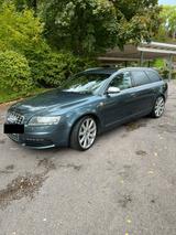 Audi S6 v10 - Audi S6: V10