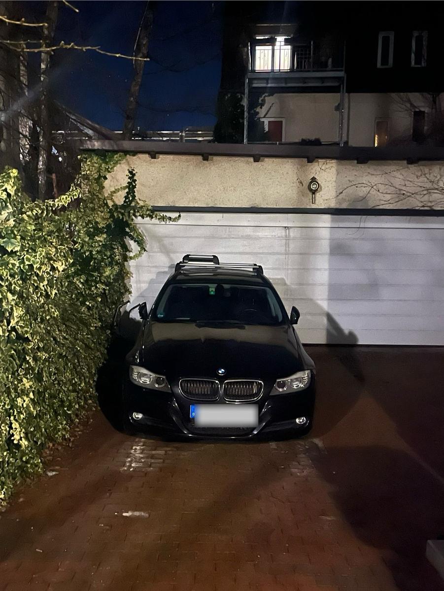 BMW 318 2010 — engine 143 HP (105kW)