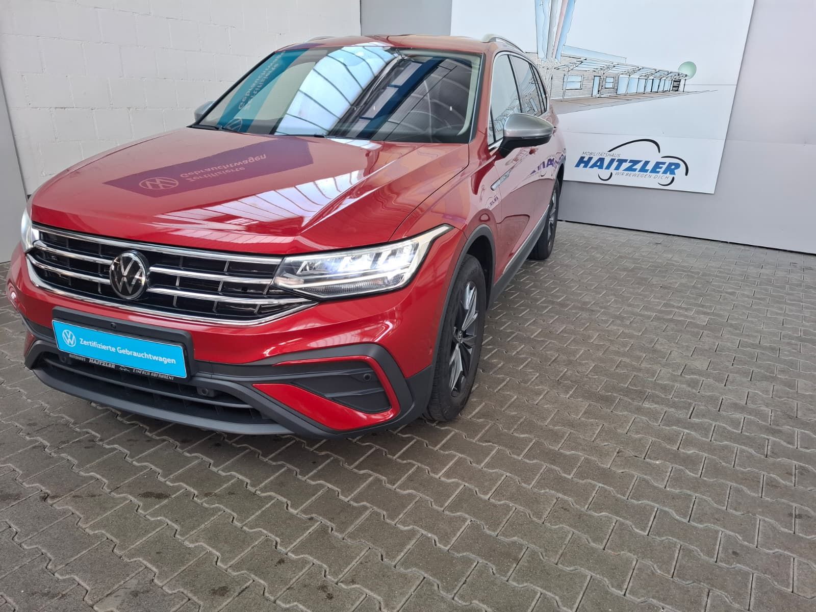 Fahrzeugabbildung Volkswagen Tiguan Allsp. Life 1.5 TSI +ACC+LED+AreaView+AHK