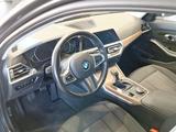 BMW 318d Touring Navi Pano.Dach PDC HiFi - BMW 318: Schiebedach