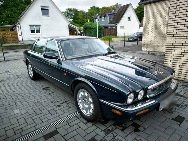 Jaguar XJ8 Sovereign 4.0 V8