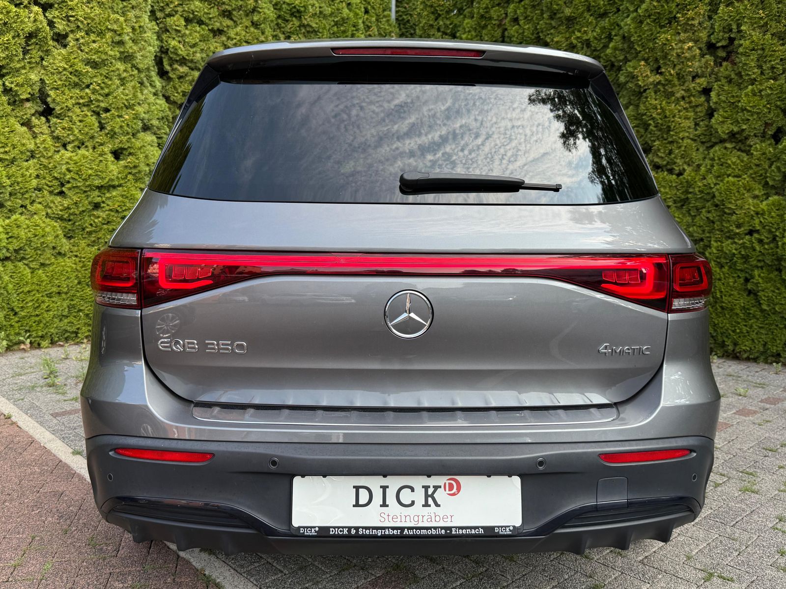 Fahrzeugabbildung Mercedes-Benz EQB 350 4M AMG Line NIGHT+PANO+MBUX+KAM+DIST+HuD