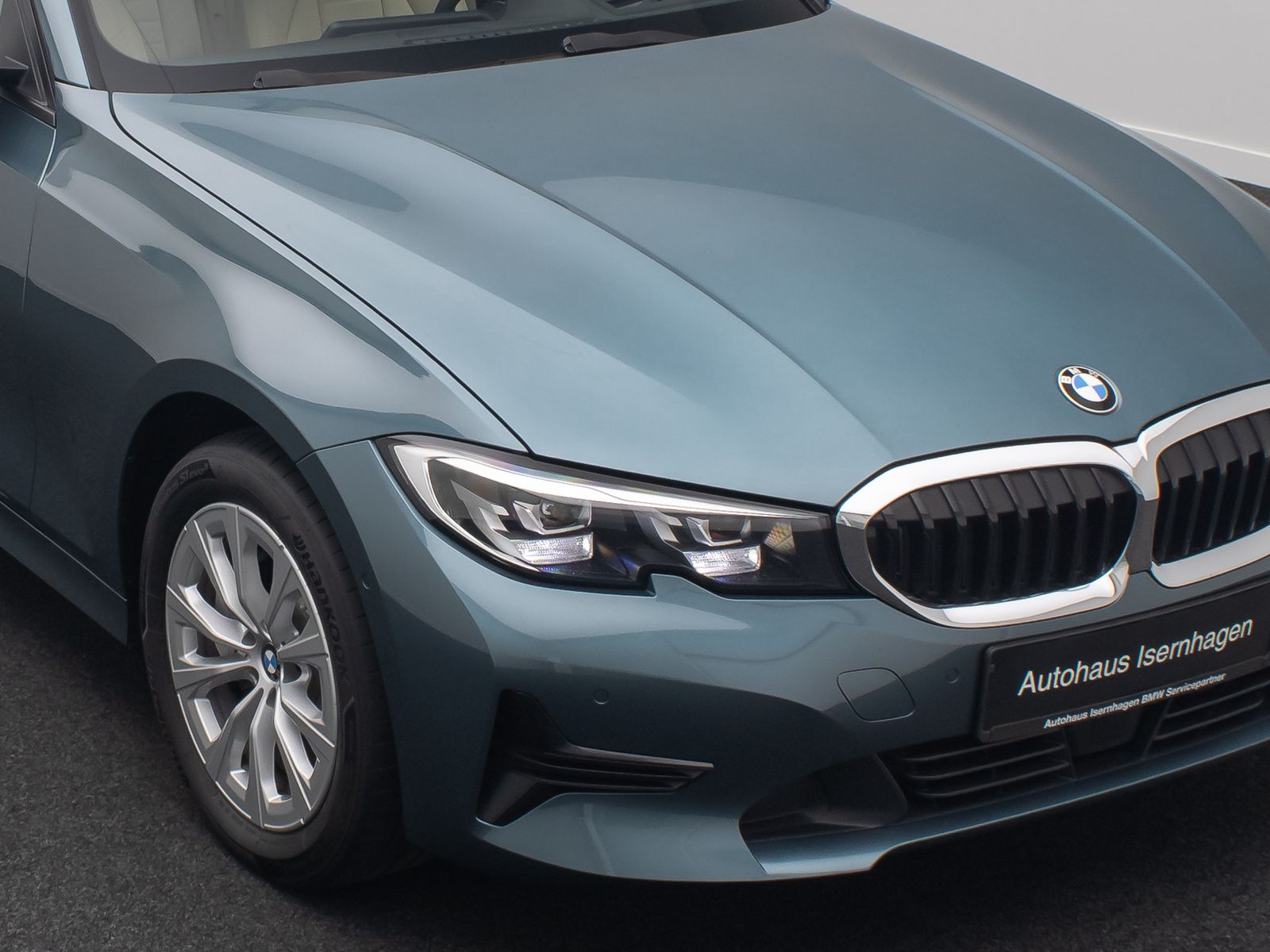 Fahrzeugabbildung BMW 330e xD Alarm HUD H/K DAB Memory Leder Sport