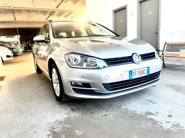 Volkswagen Golf - 6
