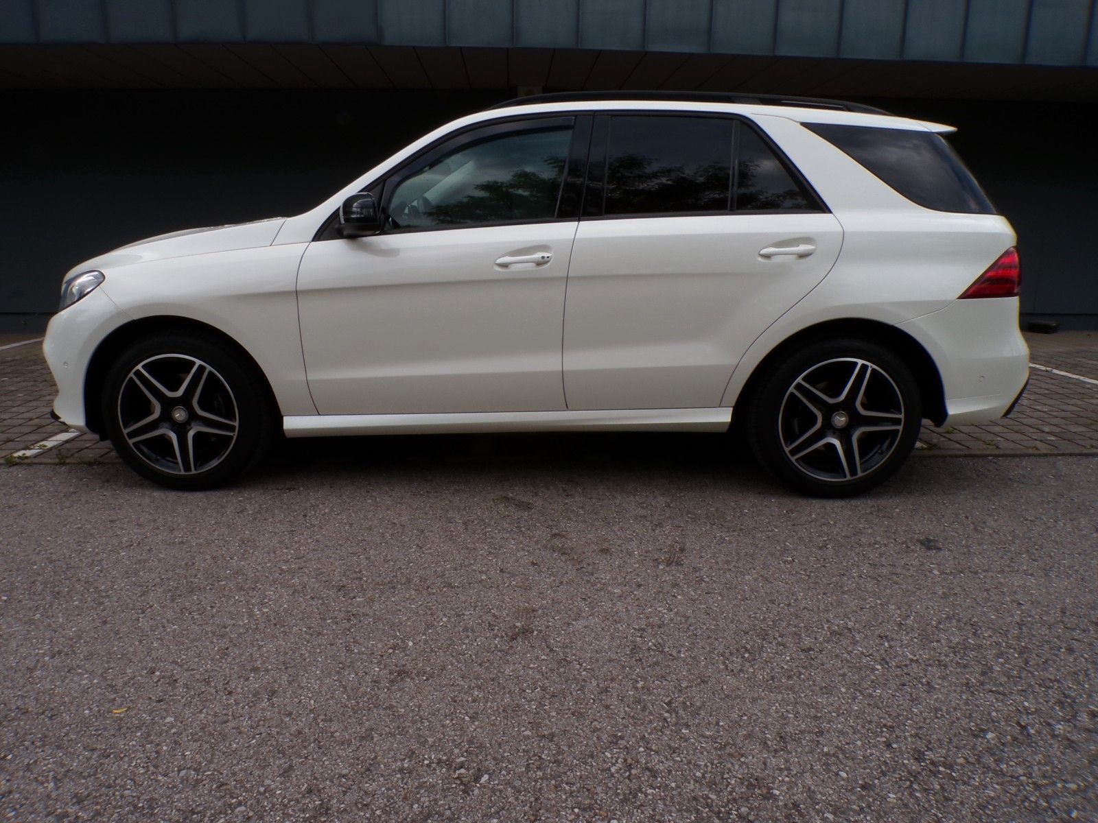 MERCEDES-BENZ GLE 350 d 4Matic"AMG"VOll-Volll"Wie NEU "