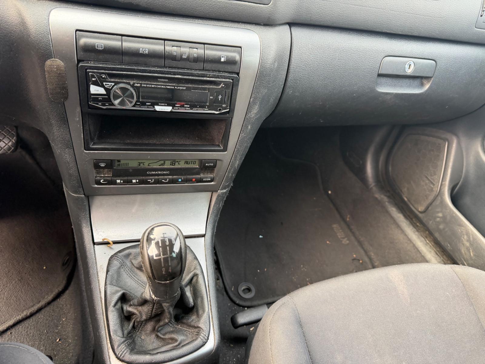 Skoda Octavia 2004 — photo 12