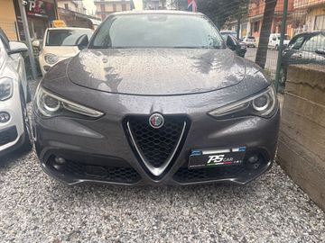 Alfa-Romeo Stelvio - 1