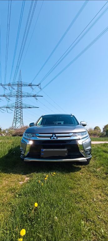Image of Mitsubishi Outlander