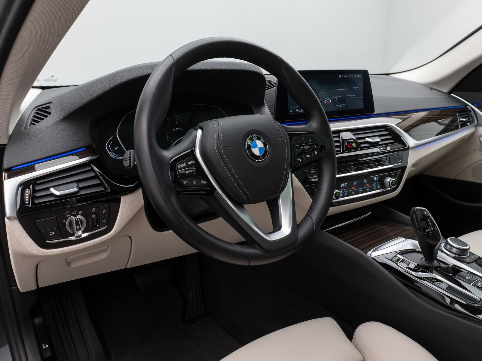 Fahrzeugabbildung BMW 540i xD Panorama 360°DAB Fernlichtassist Sport